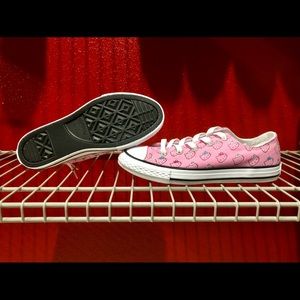 Hello Kitty Converse Low Top